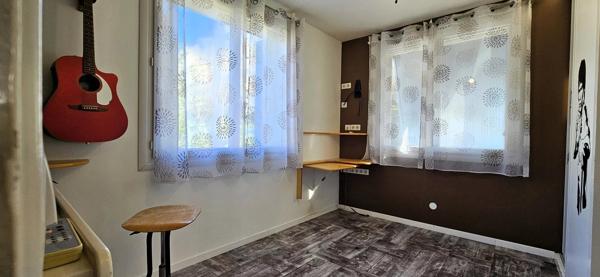 Maison familiale avec grand jardin et piscine à Mouleydier (24)