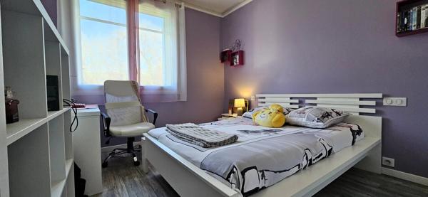 Maison familiale avec grand jardin et piscine à Mouleydier (24)