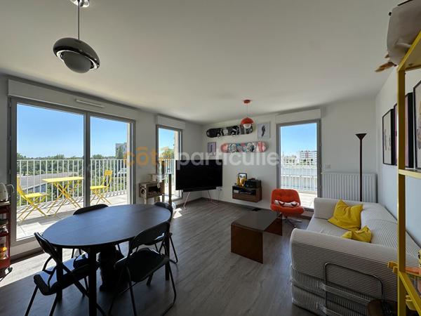 Location
                Appartement70 m² - 3 Pièces -
                    BORDEAUX (33100)