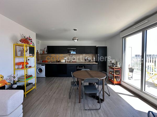 Location
                Appartement70 m² - 3 Pièces -
                    BORDEAUX (33100)