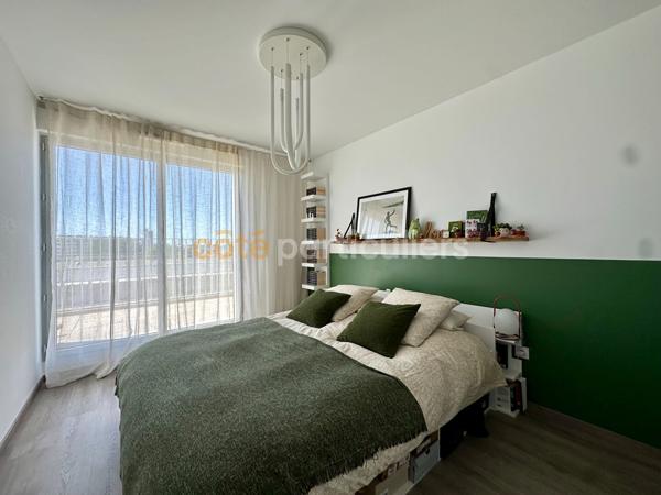 Location
                Appartement70 m² - 3 Pièces -
                    BORDEAUX (33100)