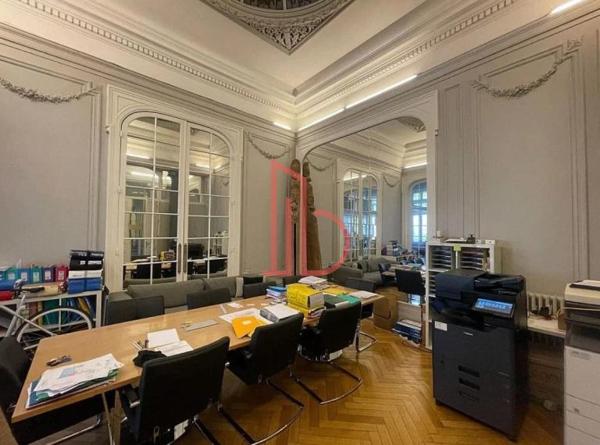 Bureau de 131 m² à vendre à Bordeaux Fondaudege