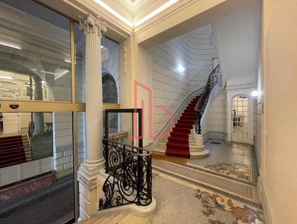 Bureau de 131 m² à vendre à Bordeaux Fondaudege