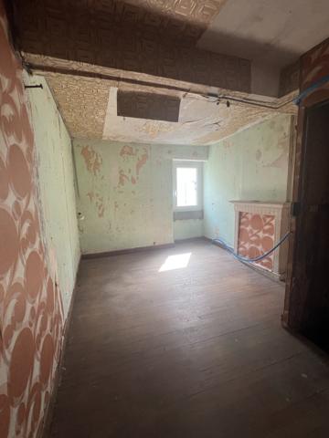 Villesiscle (11150) VILLESISCLE - EXCLUSIVITE - MAISON DE VILLAGE AVEC GRAND GARAGE ET COUR INTERIEURE