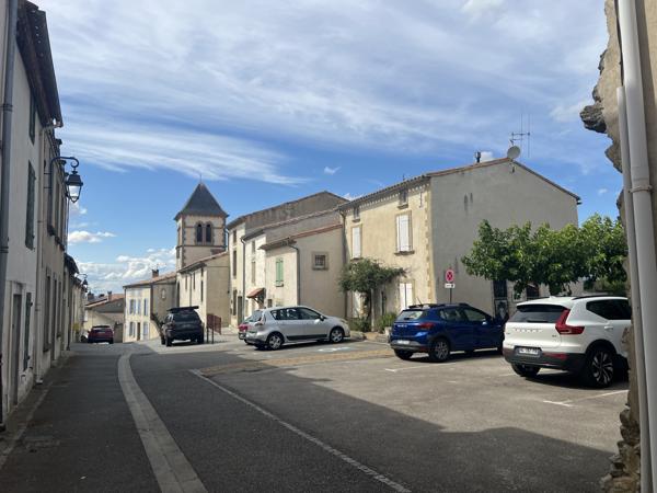 Villesiscle (11150) VILLESISCLE - EXCLUSIVITE - MAISON DE VILLAGE AVEC GRAND GARAGE ET COUR INTERIEURE