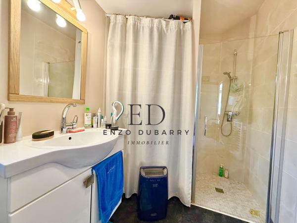 Maison
         2 pièces
        - 43 m² Exclusivité 319 500 € *