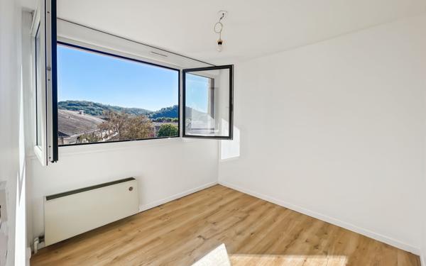 Appartement à vendre    4 pièces • 72,32 m2 Périgueux