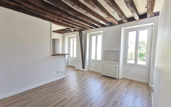 Appartement à vendre    1 pièce • 25 m2 Mandres-les-Roses