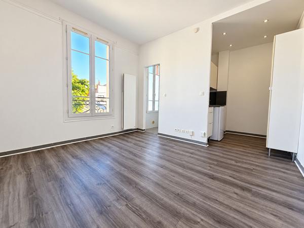 MONTREUIL - SOLIDARITÉ , Montreuil