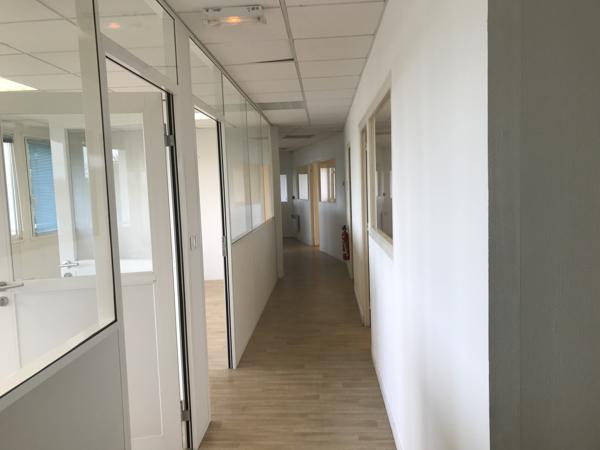 BUREAUX A LOUER - 375 M2 - SAINT NAZAIRE - ZI BRAIS - OPEN SPACE - 300 M2