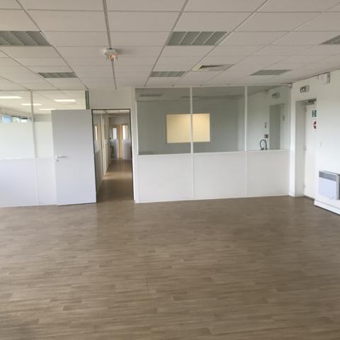 BUREAUX A LOUER - 375 M2 - SAINT NAZAIRE - ZI BRAIS - OPEN SPACE - 300 M2
