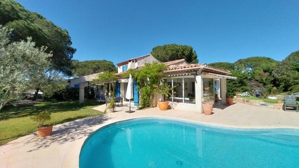Fréjus. prestige : villa de plain pieds avec piscine
