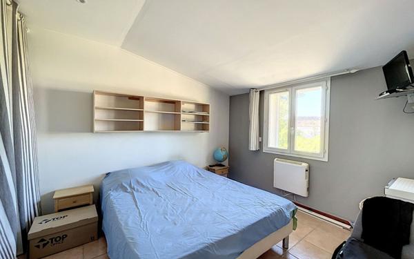 Maison à vendre    3 pièces • 81 m2 Venelles