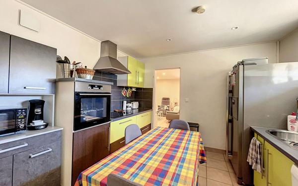Maison à vendre    3 pièces • 81 m2 Venelles