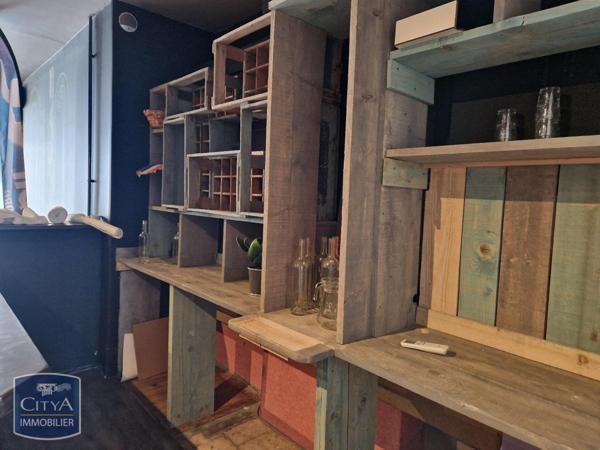 Location local commercial 84.59m²