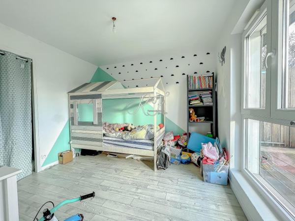 maison surélevée avec grande terrasse sans vis-à-vis