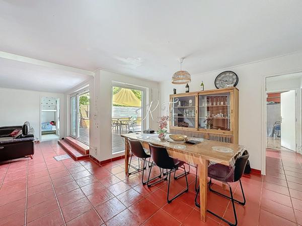 maison surélevée avec grande terrasse sans vis-à-vis