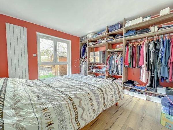 maison surélevée avec grande terrasse sans vis-à-vis