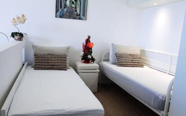 Appartement à vendre    1 pièce • 25 m2 Saint-François