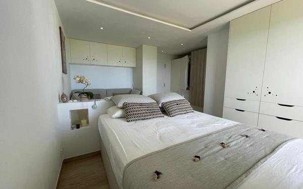 Appartement à vendre    1 pièce • 25 m2 Saint-François