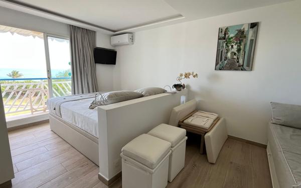 Appartement à vendre    1 pièce • 25 m2 Saint-François