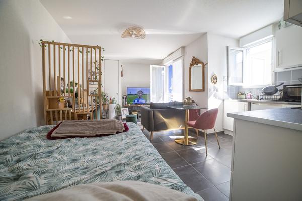 34000 MONTPELLIER – QUARTIER RÉSIDENTIEL PROCHE CITÉ MION – STUDIO VENDU LOUÉ – 26.16 m² AVEC TERRASSE ET VUE