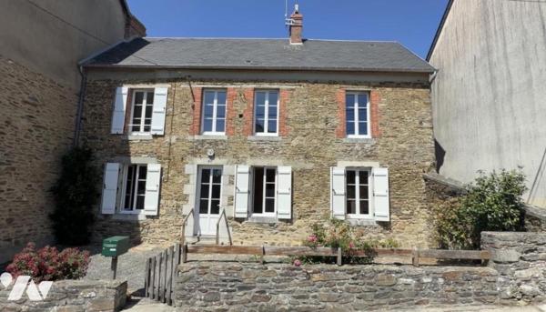 MARIGNY Bourg, Maison en pierre, 3 chambres avec cour et garage 