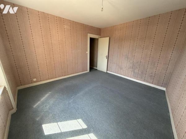 MARIGNY Bourg, Maison en pierre, 3 chambres avec cour et garage 
