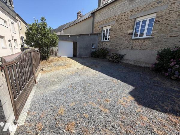 MARIGNY Bourg, Maison en pierre, 3 chambres avec cour et garage 