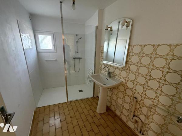 MARIGNY Bourg, Maison en pierre, 3 chambres avec cour et garage 