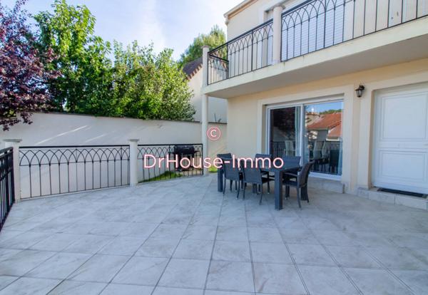 Maison à vendre 5 pièces de 216 m²