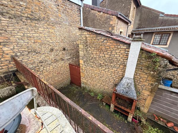 Duplex 180m2, 3 ch., commerce Rdc 90m2 A RÉNOVER