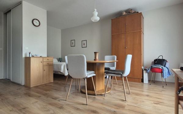 Appartement à vendre    1 pièce • 31 m2 Yerres