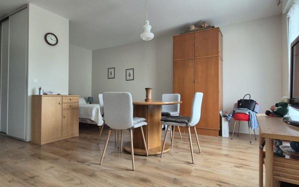 Appartement à vendre    1 pièce • 31 m2 Yerres