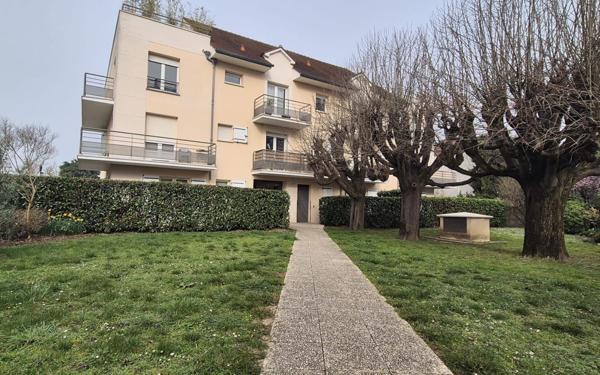 Appartement à vendre    1 pièce • 31 m2 Yerres