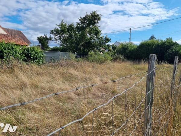 AMILLY 45200 - Terrain à Bâtir