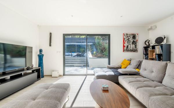 Maison à vendre    7 pièces •  Chessy