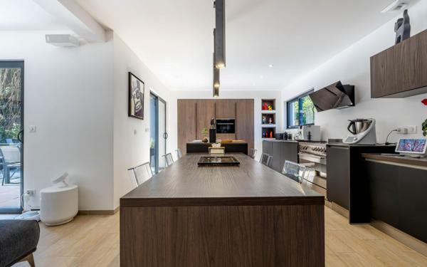 Maison à vendre    7 pièces •  Chessy