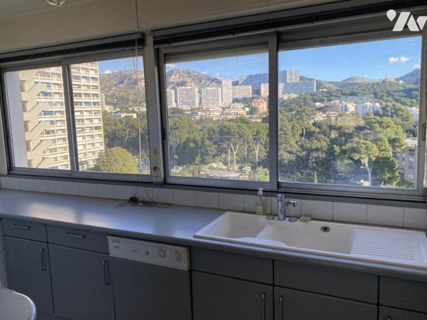 Appartement T3, deux balcons vue mer, cave et garage