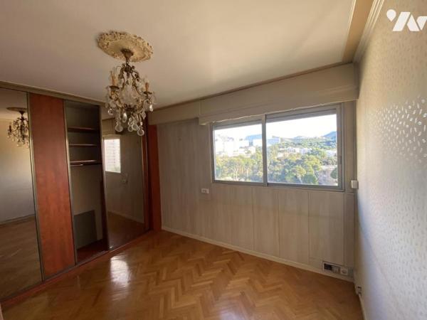 Appartement T3, deux balcons vue mer, cave et garage