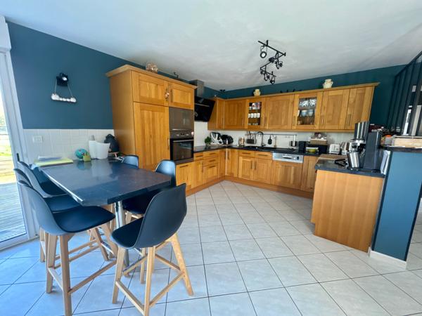 Maison en pierres 5 chambres avec bureau et terrain de 2,5 Hectares