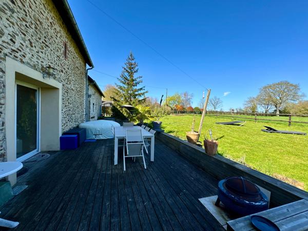 Maison en pierres 5 chambres avec bureau et terrain de 2,5 Hectares