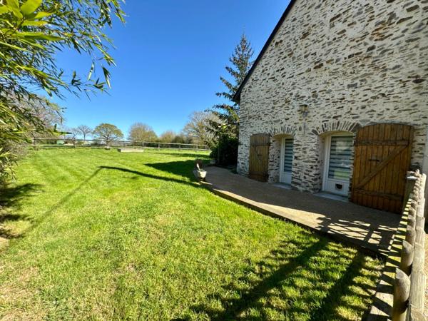 Maison en pierres 5 chambres avec bureau et terrain de 2,5 Hectares