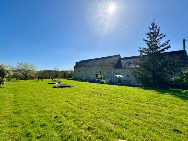Maison en pierres 5 chambres avec bureau et terrain de 2,5 Hectares
