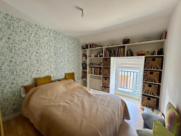 Maison en pierres 5 chambres avec bureau et terrain de 2,5 Hectares