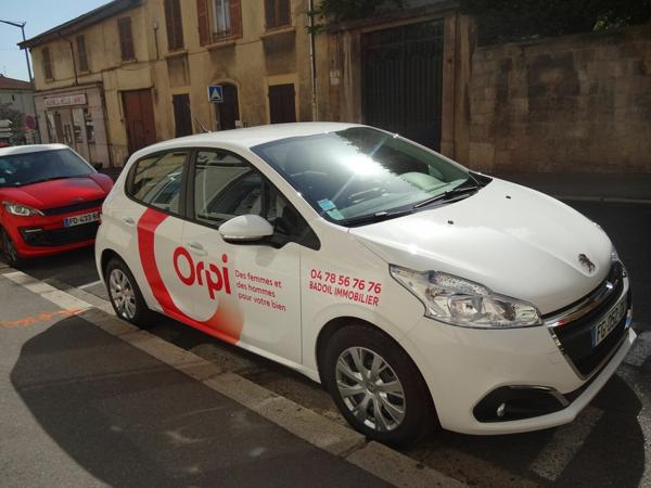 Stationnement à louer    Lyon 8