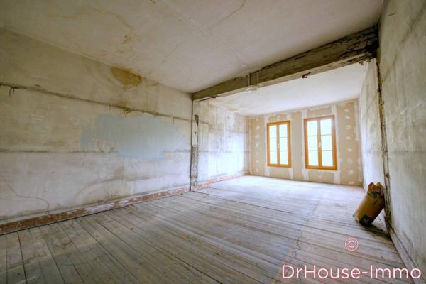 Immeuble à vendre 8 pièces de 200 m²