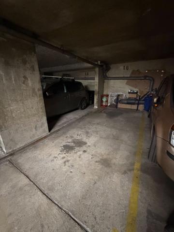 BAGNOLET,  CENTRE-VILLE, RUE SADI CARNOT, PLACE DE PARKING AU SOUS-SOL D'UN IMMEUBLE