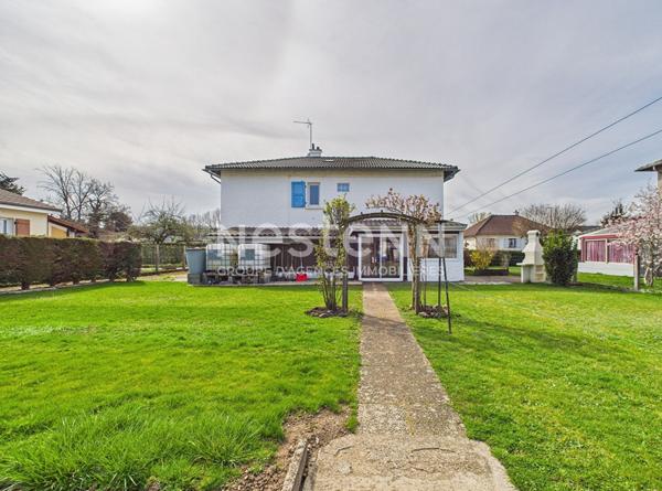 A vendre à Arpajon sur Cère, Maison de 6 pièces d'une surface de 132 m² avec jardin d'environ 700 m².