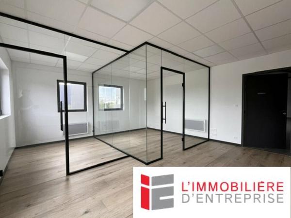 Local d’activite de 380m2 à LANDEVANT